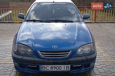 Седан Toyota Avensis 1999 в Львові