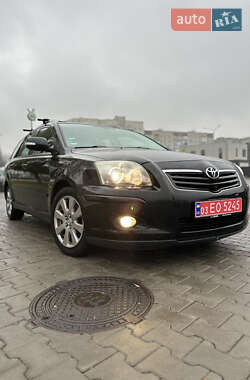 Універсал Toyota Avensis 2007 в Луцьку