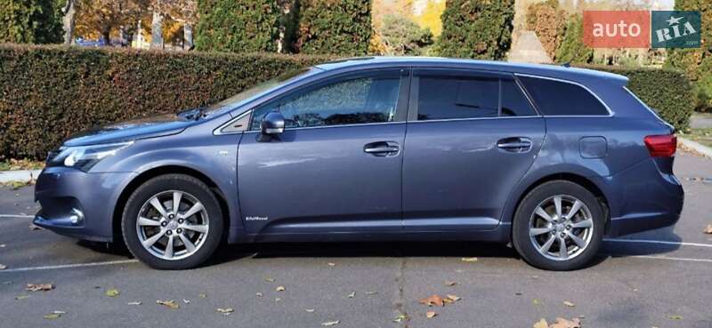 Универсал Toyota Avensis 2012 в Черноморске