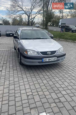 Седан Toyota Avensis 2002 в Днепре