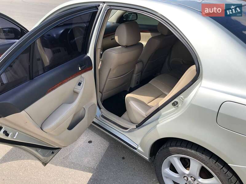 Седан Toyota Avensis 2003 в Івано-Франківську