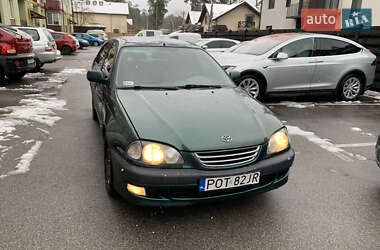 Седан Toyota Avensis 2001 в Буче