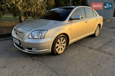 Седан Toyota Avensis 2003 в Черновцах