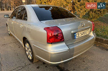 Седан Toyota Avensis 2003 в Черновцах