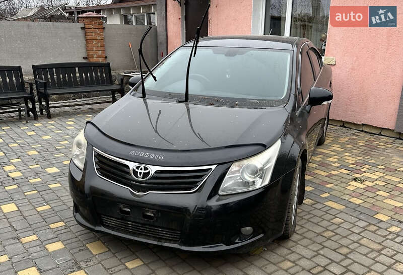 Седан Toyota Avensis 2010 в Полтаві