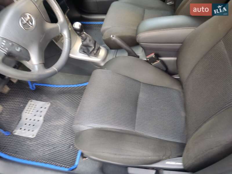 Універсал Toyota Avensis 2008 в Кривому Розі