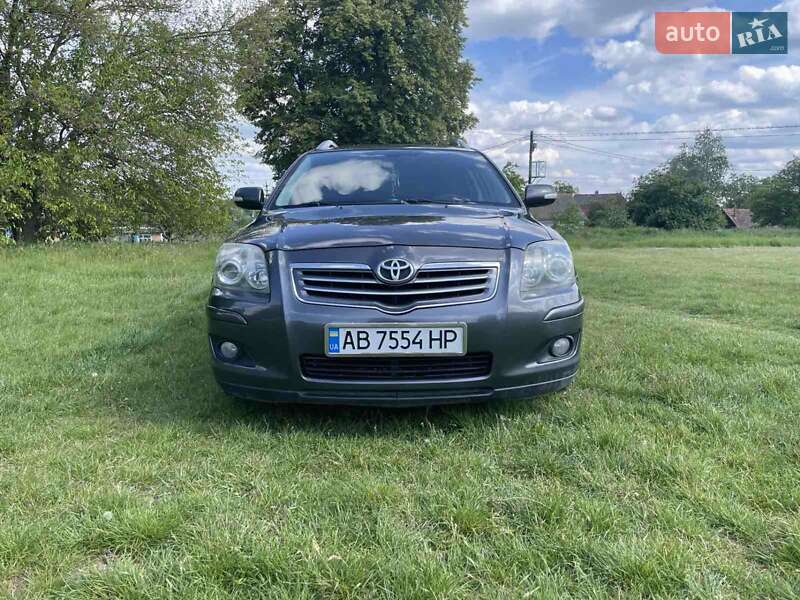 Универсал Toyota Avensis 2006 в Могилев-Подольске