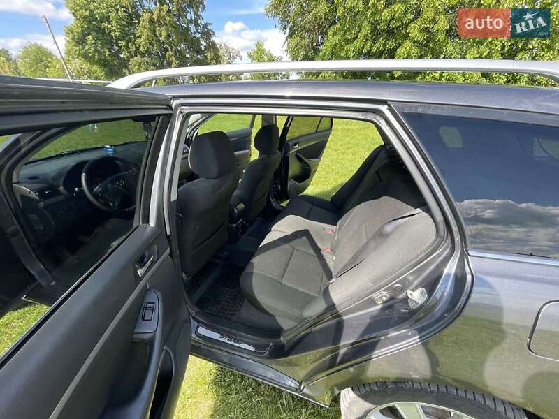 Универсал Toyota Avensis 2006 в Могилев-Подольске