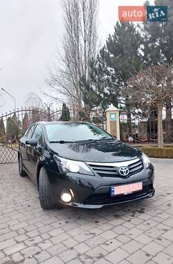 Універсал Toyota Avensis 2012 в Сарнах