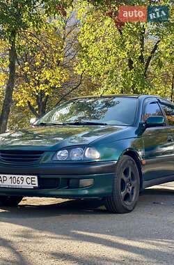 Седан Toyota Avensis 1999 в Запоріжжі