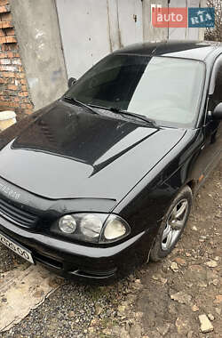 Седан Toyota Avensis 2000 в Хмельницком