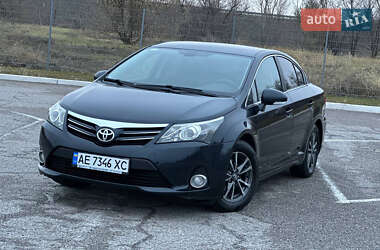 Седан Toyota Avensis 2013 в Дніпрі