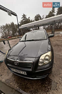 Седан Toyota Avensis 2005 в Ржищеві