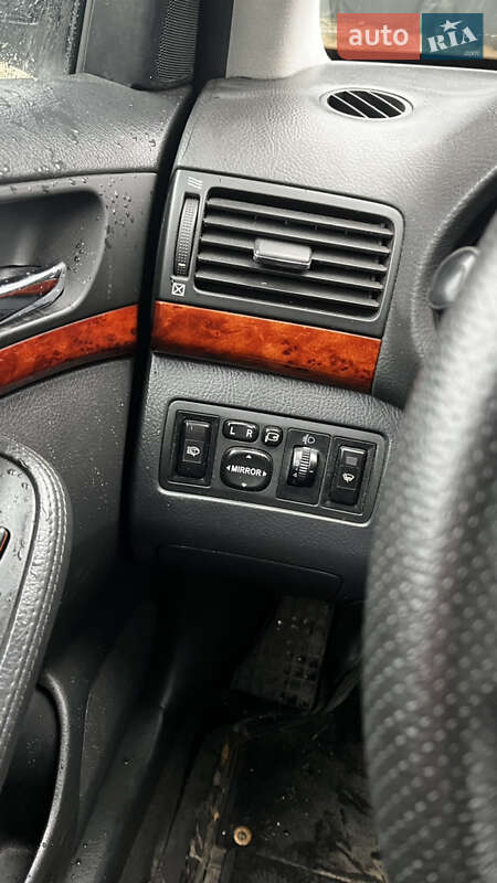 Універсал Toyota Avensis 2004 в Ізмаїлі