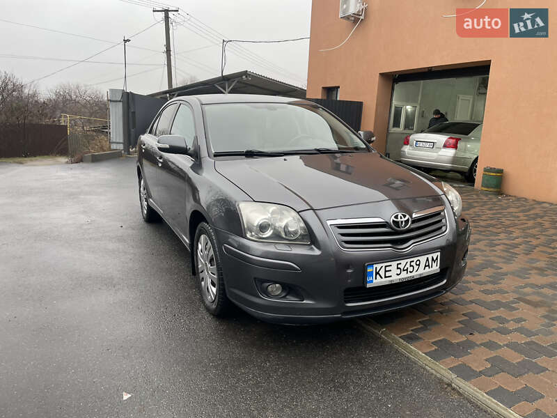 Седан Toyota Avensis 2007 в Новомосковську