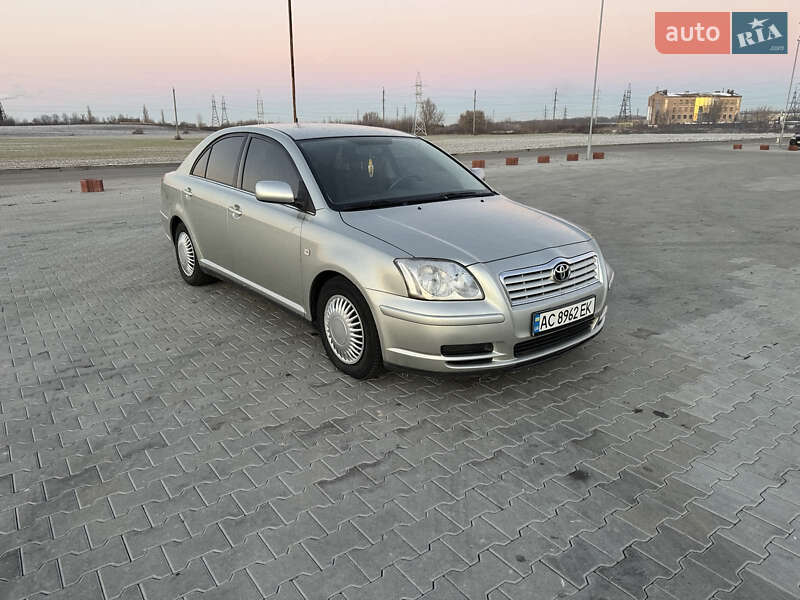 Лифтбек Toyota Avensis 2005 в Луцке