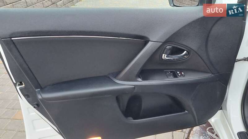 Универсал Toyota Avensis 2010 в Одессе