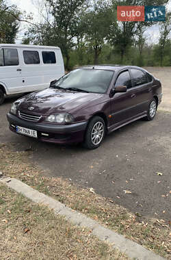 Лифтбек Toyota Avensis 1999 в Болграде