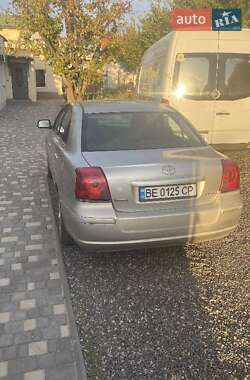 Седан Toyota Avensis 2003 в Кривом Роге