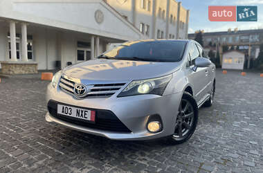 Седан Toyota Avensis 2013 в Коломиї