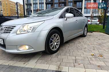 Седан Toyota Avensis 2009 в Сумах