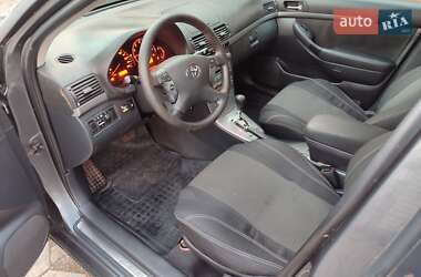 Седан Toyota Avensis 2006 в Калиновке