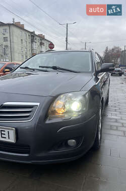 Універсал Toyota Avensis 2007 в Житомирі