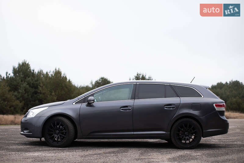 Универсал Toyota Avensis 2010 в Луцке