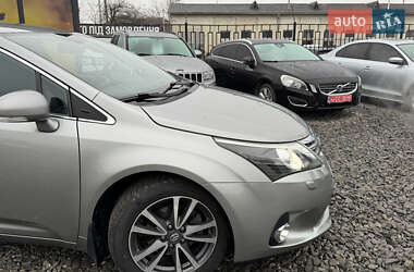 Седан Toyota Avensis 2012 в Стрию