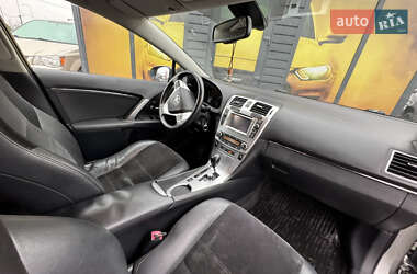 Седан Toyota Avensis 2012 в Стрию