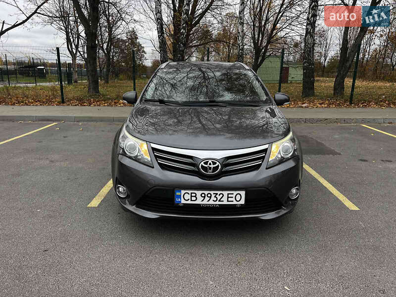 Toyota Avensis 2013