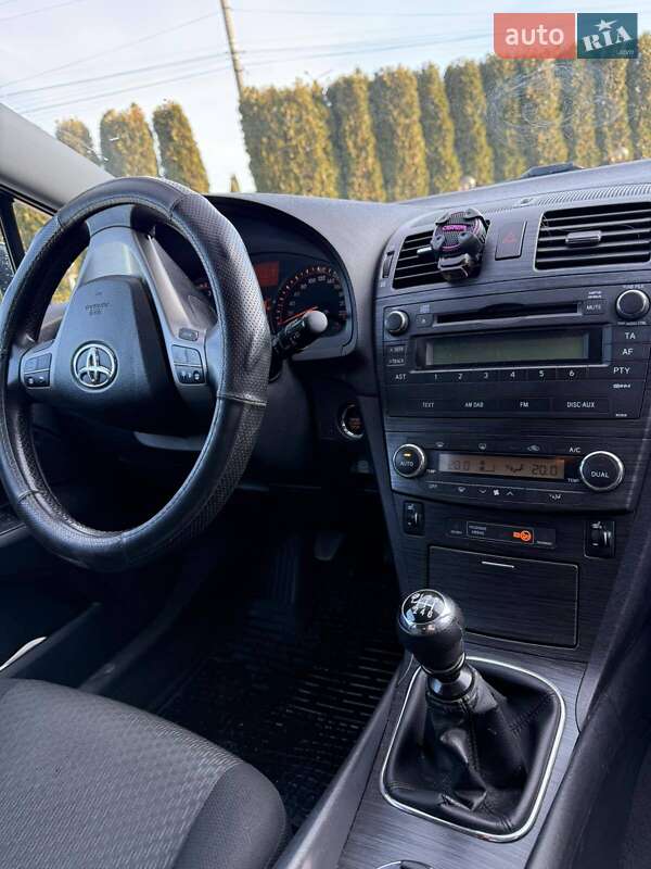 Универсал Toyota Avensis 2009 в Дунаевцах