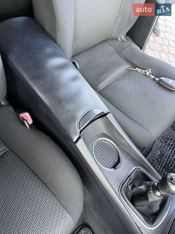 Универсал Toyota Avensis 2009 в Дунаевцах