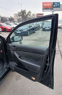 Универсал Toyota Avensis 2006 в Полтаве