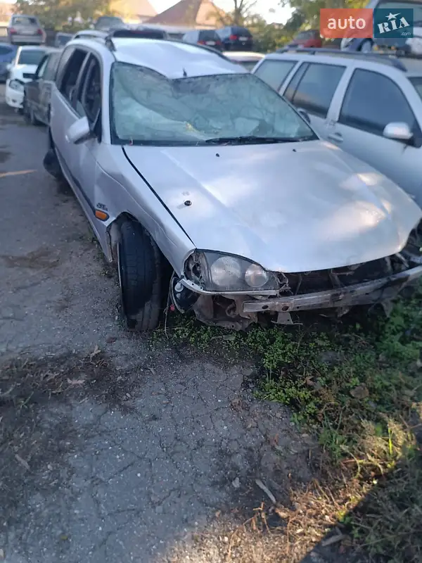 Toyota Avensis 2000