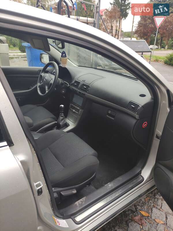 Лифтбек Toyota Avensis 2008 в Зборове