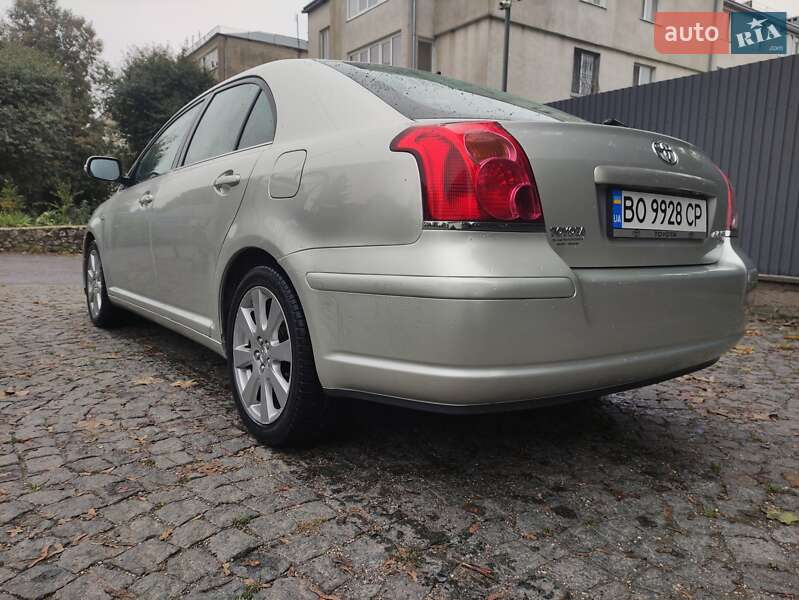 Лифтбек Toyota Avensis 2008 в Зборове