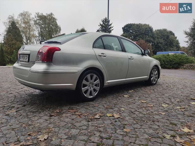 Лифтбек Toyota Avensis 2008 в Зборове