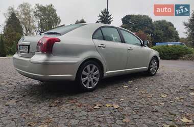 Лифтбек Toyota Avensis 2008 в Зборове