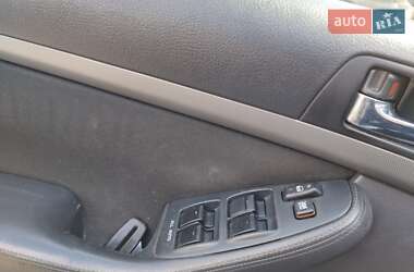 Лифтбек Toyota Avensis 2008 в Хороле