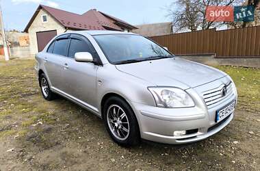 Седан Toyota Avensis 2004 в Чернівцях