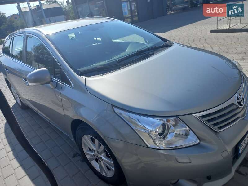 Универсал Toyota Avensis 2009 в Ровно