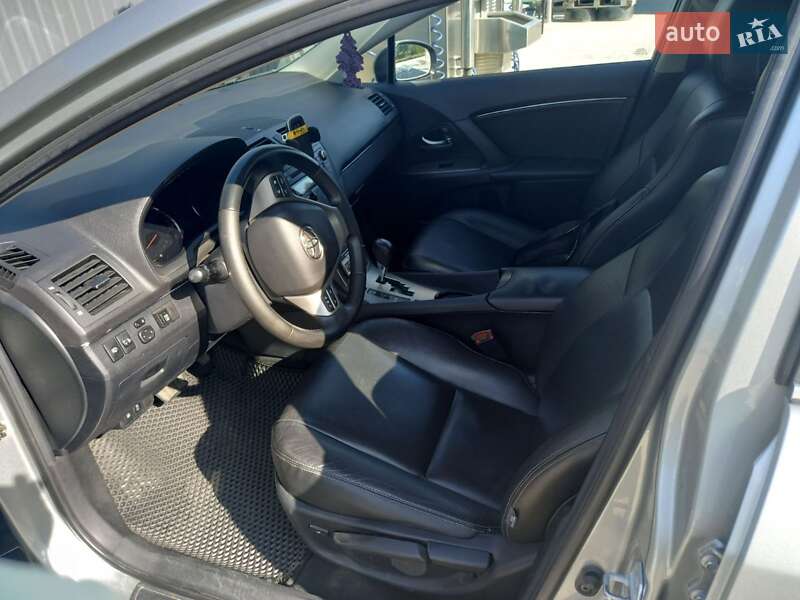 Универсал Toyota Avensis 2009 в Ровно