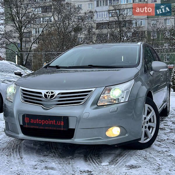 Универсал Toyota Avensis 2010 в Сумах