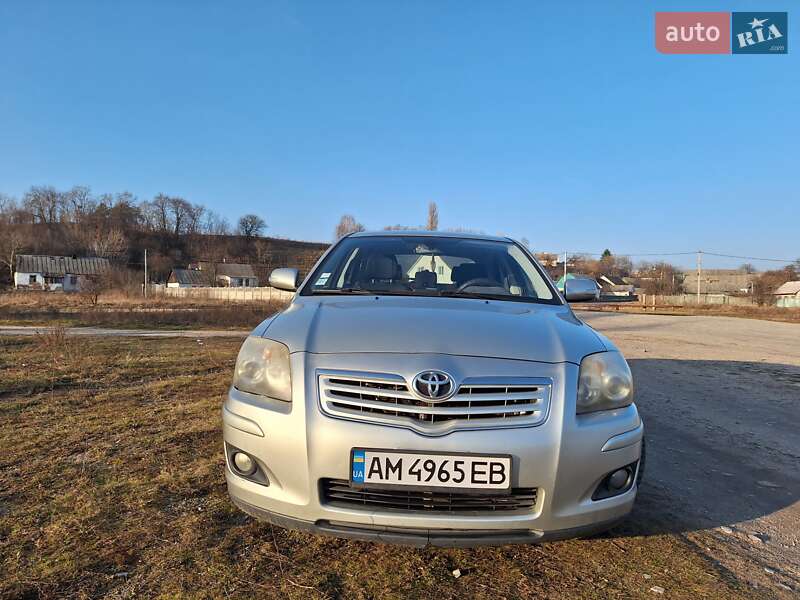 Лифтбек Toyota Avensis 2008 в Киеве