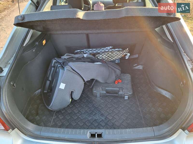 Лифтбек Toyota Avensis 2008 в Киеве