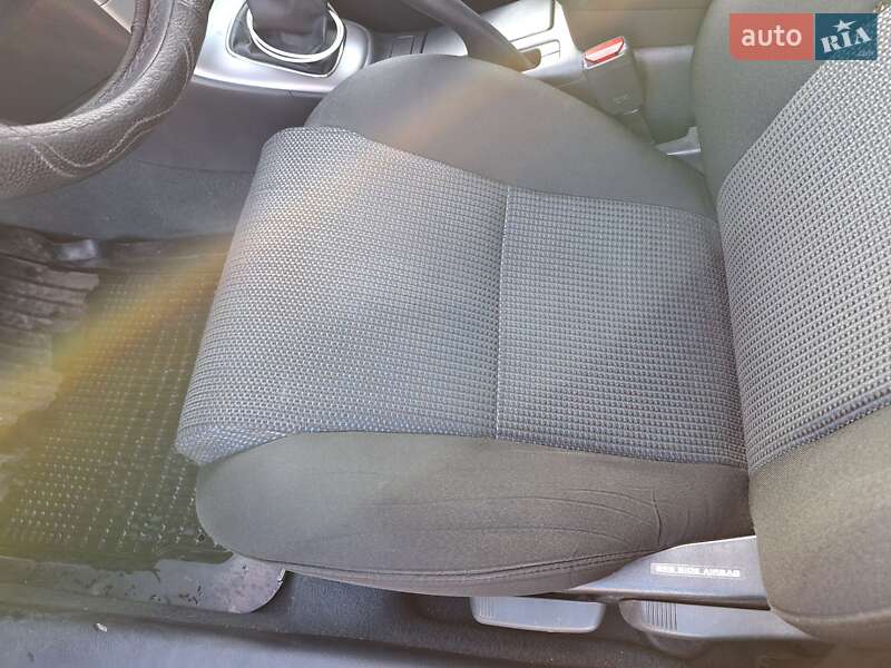 Лифтбек Toyota Avensis 2008 в Киеве