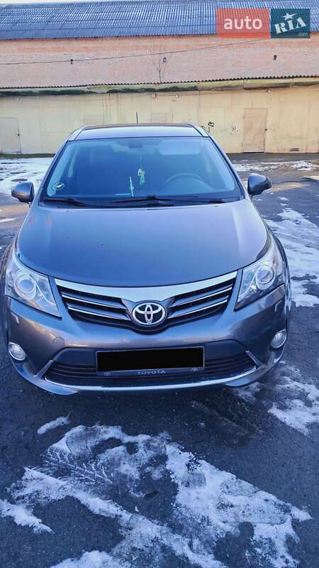 Універсал Toyota Avensis 2013 в Луцьку