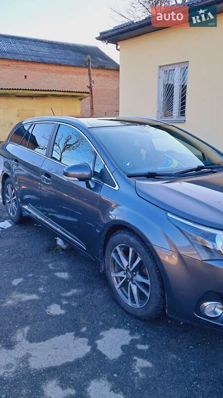Універсал Toyota Avensis 2013 в Луцьку