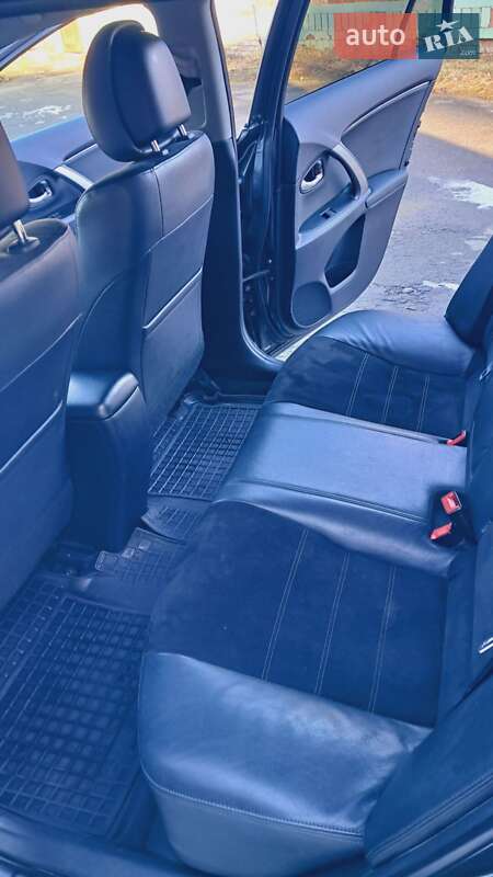 Універсал Toyota Avensis 2013 в Луцьку